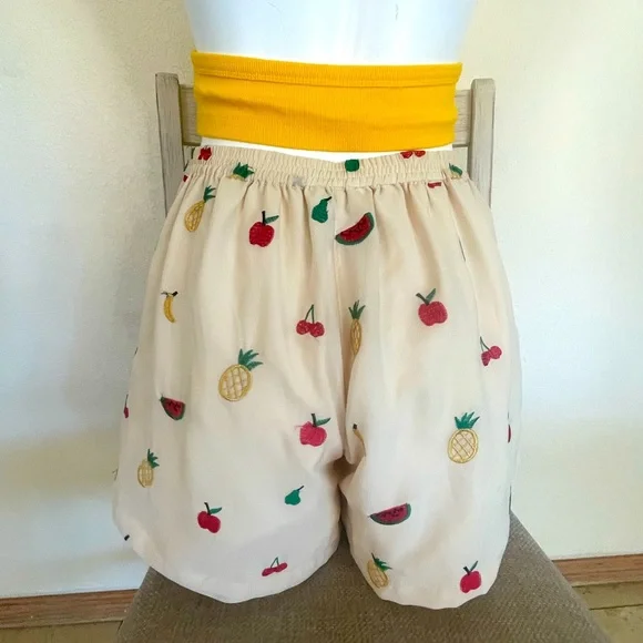 High waisted Shorts - Picture 3 of 3